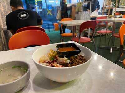 Maknyoss Indonesian Fusion