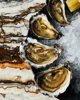 Pearl Chablis & Oyster Bar