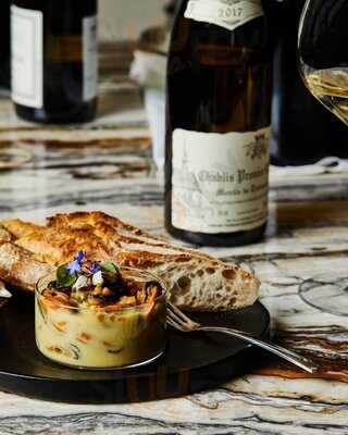 Pearl Chablis & Oyster Bar