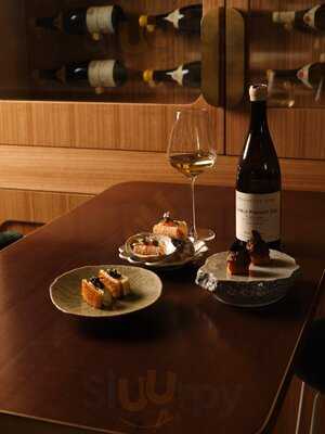 Pearl Chablis & Oyster Bar