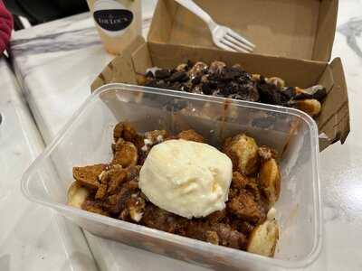 Loulou's Cafe Restaurant