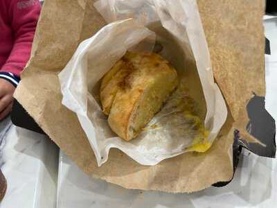 Loulou's Cafe Restaurant