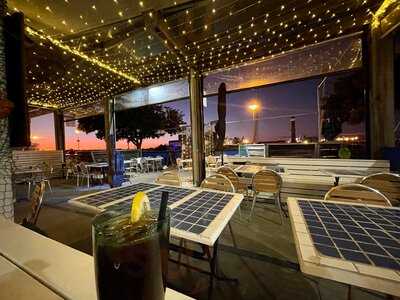 Shipwrecked On Honeysuckle