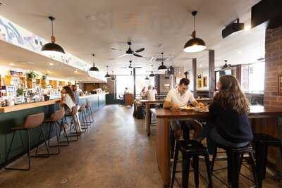 Howm: Bar + Kitchen