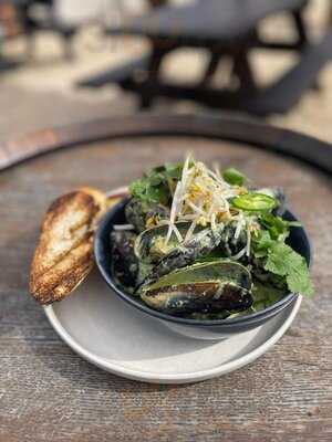 Woodside Beach Hotel