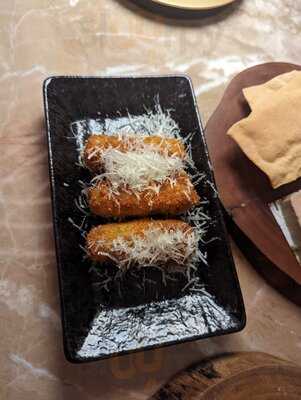 Luma Restaurant And Bar