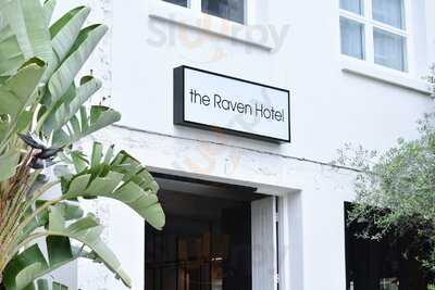 The Raven Hotel