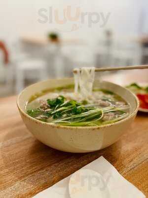 Cloe's Restaurant & Cafe