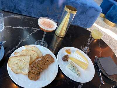 Strato Melbourne - Bar And Restaurant