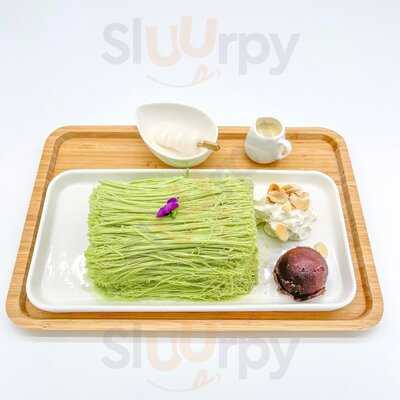 Ed Ae' Unique Thai Cafe 1982