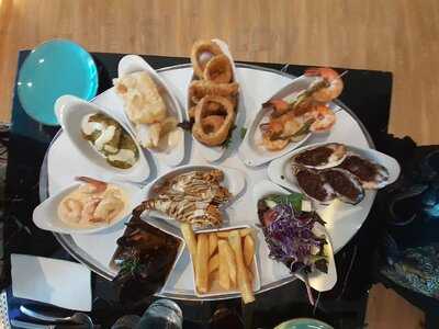 The Cray Seafood & Grill