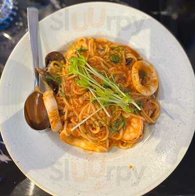 The Cray Seafood & Grill