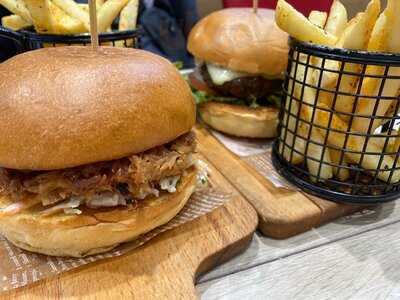 Roadhouse Burgers & Ribs