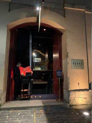 Alice Bar
