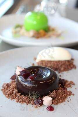 Sucree Dessert & Wine Bar