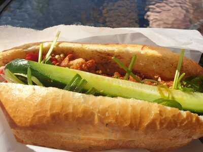 Little Linh (banh Mi & Tasty Rolls)