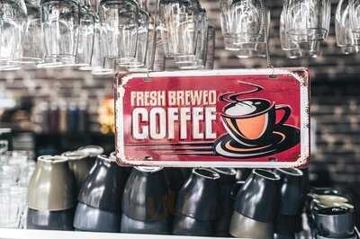 Kalye Marinas Cafe And Seafood Hub