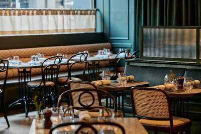 Bossley Bar & Restaurant