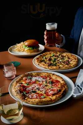 Bossley Bar & Restaurant