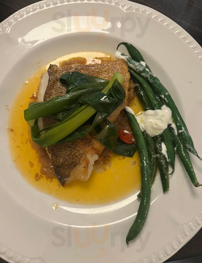 Fosh Bar And Restaurant