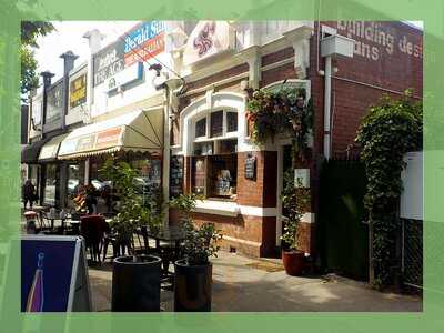 Hold - Bar And Eatery