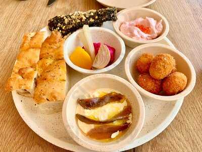 Mod. Dining By Clayton Wells