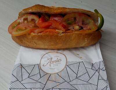 Amie Bakery Cafe