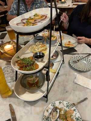 Hillary's Beach Club