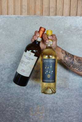 Hillary's Beach Club