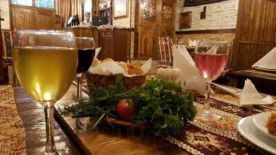 Шах Ресторан и Галерея