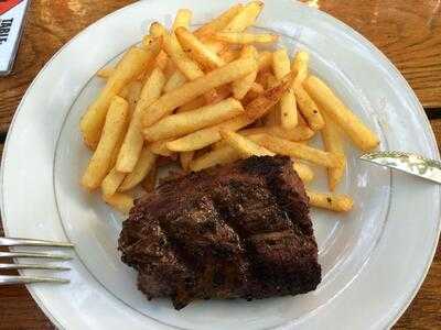 Paul's Baku Steakhouse & Rock Bar