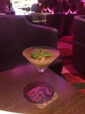 Razzmatazz Cocktail Bar & Lounge