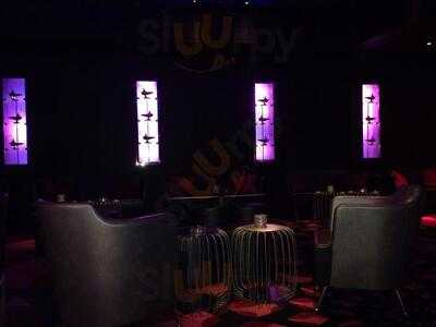 Razzmatazz Cocktail Bar & Lounge