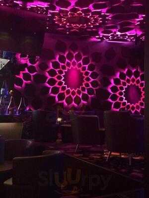 Razzmatazz Cocktail Bar & Lounge