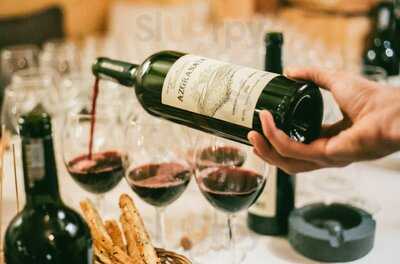 Room Fine Art Wine & Dine