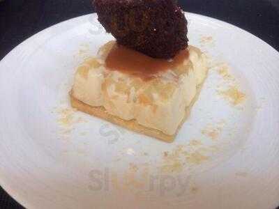 Movida Lounge And Dining