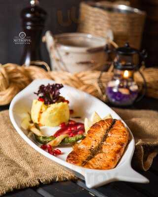 Metropol Restaurant & Pub
