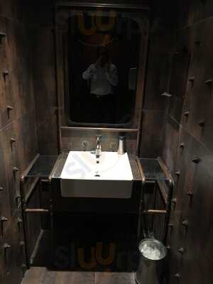 Harbour Restaurant & Pub