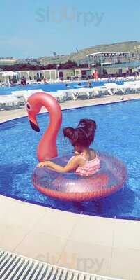 Mambo Beach Club & Restaurant