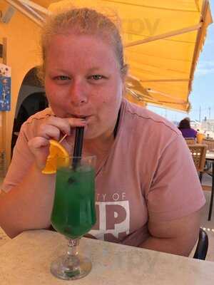 Mambo Beach Club & Restaurant