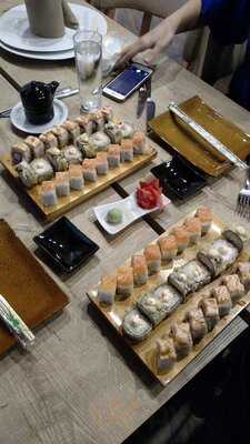 Nobody Knows Restaurant & Lounge