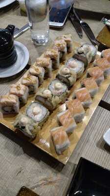 Nobody Knows Restaurant & Lounge