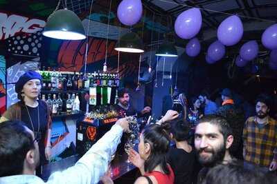 Le Chateau Music Bar