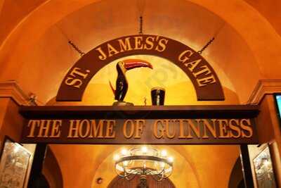 Finnegan's Irish Pub