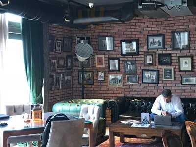 Iguana Restaurant & Bar