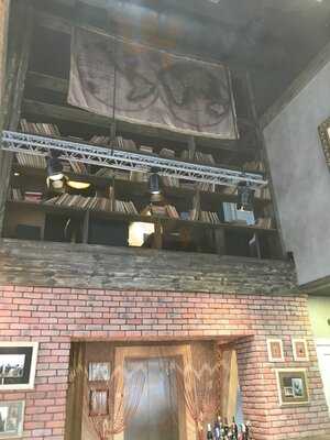 Iguana Restaurant & Bar