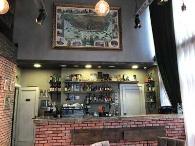 Iguana Restaurant & Bar