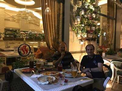 Il Patio & Planet Sushi Fountain Square