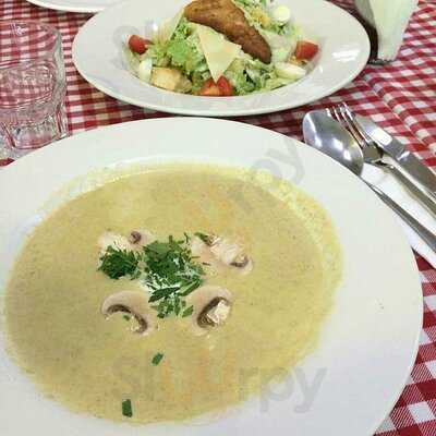 Il Patio & Planet Sushi Fountain Square