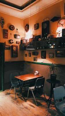 Old School Cafe And Shop